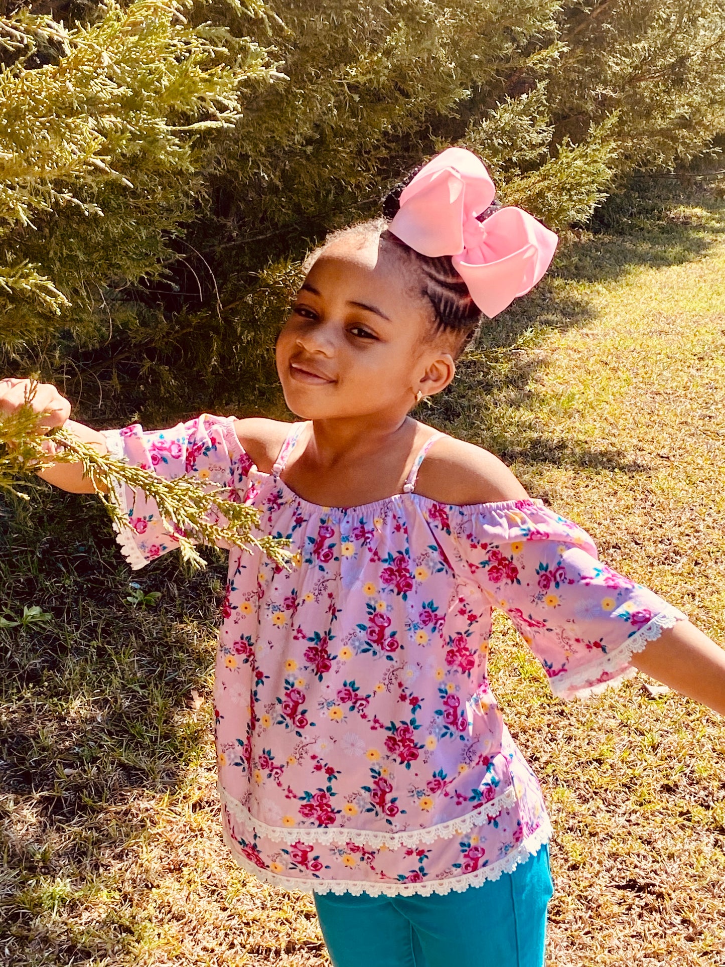 PINK FLORAL OFF-SHOULDER TOP